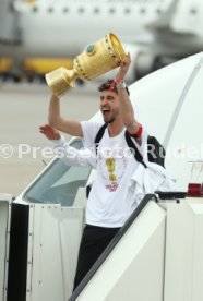 25.05.25 VfB Stuttgart Ankunft Flughafen Stuttgart aus Berlin DFB-Pokal Sieg