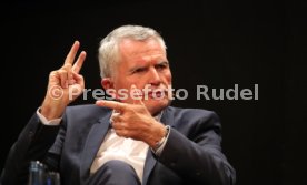 Podiumsdiskussion Stuttgart Liederhalle Wolfgang Dietrich, Mario Gomez, Uli Hoene&szlig;