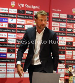 VfB Stuttgart PK Vorstellung Trainer Weinzierl