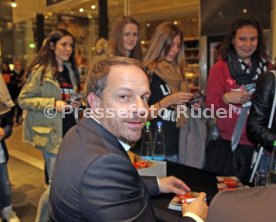 VfB Stuttgart Autogrammstunde