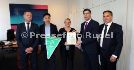 UEFA U19 EM &Uuml;bergabe Spielortsplakette