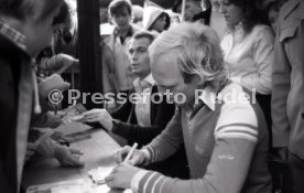 02.10.77 Autogrammstunde Firma Leonberger Hoene&szlig; Br&uuml;der