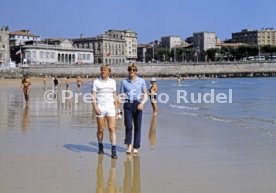 19.06.82 WM 1982 DFB Spieler am Strand