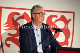 06.02.25 VfB Stuttgart Dunkelroter Tisch