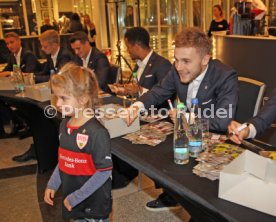 VfB Stuttgart Autogrammstunde