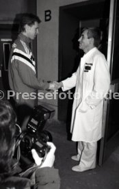 22.01.94 Pressekonferenz Oliver M&ouml;ller Hamburger SV nach Attenat in Stuttgart