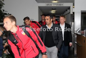 VfB Stuttgart Ankunft Flughafen Stuttgart Ausw&auml;rtsspiel Wolfsburg