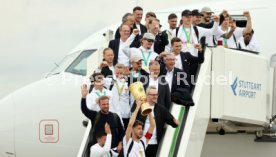 25.05.25 VfB Stuttgart Ankunft Flughafen Stuttgart aus Berlin DFB-Pokal Sieg