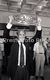 16.05.1992 VfB Stuttgart Meisterschaft Empfang Flughafen
