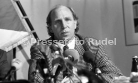 16.01.90 VfB Stuttgart PK Vorstellung Manager Hoene&szlig;