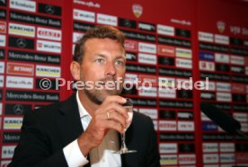 VfB Stuttgart PK Vorstellung Trainer Weinzierl