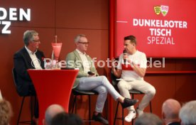 27.08.25 VfB Stuttgart Dunkelroter Tisch Spezial
