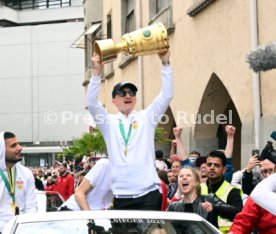 25.05.25 VfB Stuttgart Feier und Autokorso DFB-Pokal Sieg Stuttgart Schlossplatz