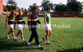 01.06.86 DFB Training Galindo