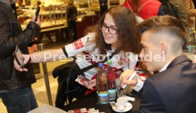 VfB Stuttgart Autogrammstunde Breuninger
