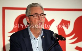 06.02.25 VfB Stuttgart Dunkelroter Tisch