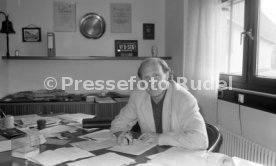 02.04.90 VfB Stuttgart Dieter Hoene&szlig;