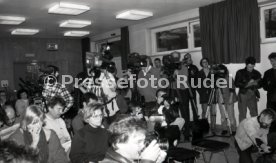 22.01.94 Pressekonferenz Oliver M&ouml;ller Hamburger SV nach Attenat in Stuttgart