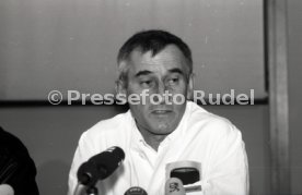 22.01.94 Pressekonferenz Oliver M&ouml;ller Hamburger SV nach Attenat in Stuttgart