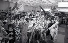 16.05.1992 VfB Stuttgart Meisterschaft Empfang Flughafen