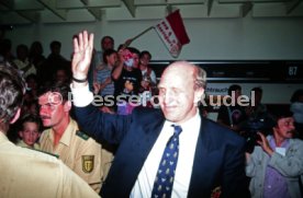 16.05.1992 VfB Stuttgart Meisterschaft Empfang Flughafen