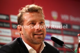 VfB Stuttgart PK Vorstellung Trainer Weinzierl