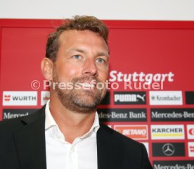 VfB Stuttgart PK Vorstellung Trainer Weinzierl