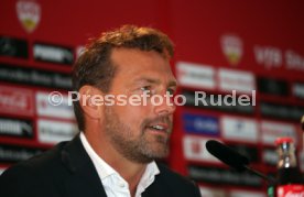 VfB Stuttgart PK Vorstellung Trainer Weinzierl