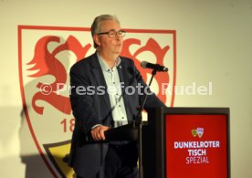 06.02.25 VfB Stuttgart Dunkelroter Tisch