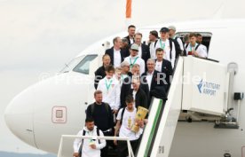 25.05.25 VfB Stuttgart Ankunft Flughafen Stuttgart aus Berlin DFB-Pokal Sieg