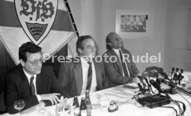 16.01.90 VfB Stuttgart PK Vorstellung Manager Hoene&szlig;