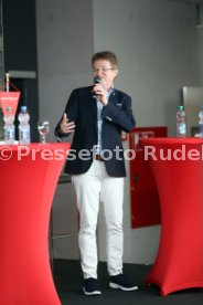 24.06.21 VfB Stuttgart Roter Tisch