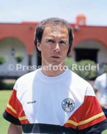 07.06.86 DFB Quartier Galindo