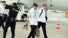 25.05.25 VfB Stuttgart Ankunft Flughafen Stuttgart aus Berlin DFB-Pokal Sieg