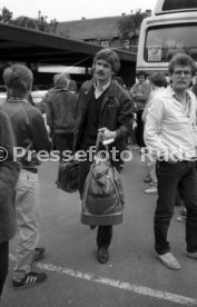 17.05.81 Ankunft DFB Nationalspieler Schlosshotel Monrepos Ludwigsburg