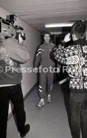 22.01.94 Pressekonferenz Oliver M&ouml;ller Hamburger SV nach Attenat in Stuttgart