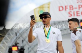 25.05.25 VfB Stuttgart Feier und Autokorso DFB-Pokal Sieg Stuttgart Schlossplatz