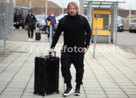 23.01.22 VfB Stuttgart Abflug Trainingslager Marbella