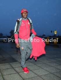 VfB Stuttgart Abflug ins Trainingslager La Manga Flughafen Stuttgart