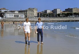 19.06.82 WM 1982 DFB Spieler am Strand
