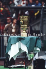 01.05.82 DFB-Pokal Finale 1982 FC Bayern M&uuml;nchen - 1. FC N&uuml;rnberg