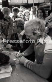 02.10.77 Autogrammstunde Firma Leonberger Hoene&szlig; Br&uuml;der