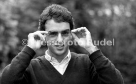 24.10.80 VfB Stuttgart Hansi M&uuml;ller Brille