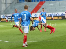 Fu&szlig;ball  2.Bundesliga Holstein Kiel vs. VfB Stuttgart