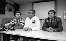 22.01.94 Pressekonferenz Oliver M&ouml;ller Hamburger SV nach Attenat in Stuttgart