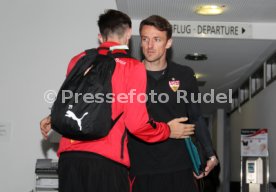 VfB Stuttgart Ankunft Flughafen Stuttgart Ausw&auml;rtsspiel Wolfsburg