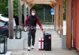 12.05.21 VfB Stuttgart Ankunft Spieler Quarant&auml;ne Trainingslager Wald-Hotel Stuttgart
