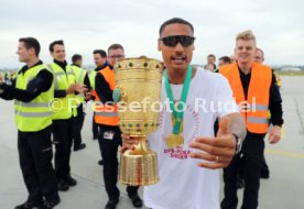 25.05.25 VfB Stuttgart Ankunft Flughafen Stuttgart aus Berlin DFB-Pokal Sieg