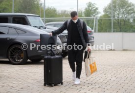 12.05.21 VfB Stuttgart Ankunft Spieler Quarant&auml;ne Trainingslager Wald-Hotel Stuttgart
