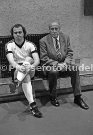 23.02.83 Fussball Prominentenspiel